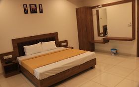 Hotel Viraj Residency