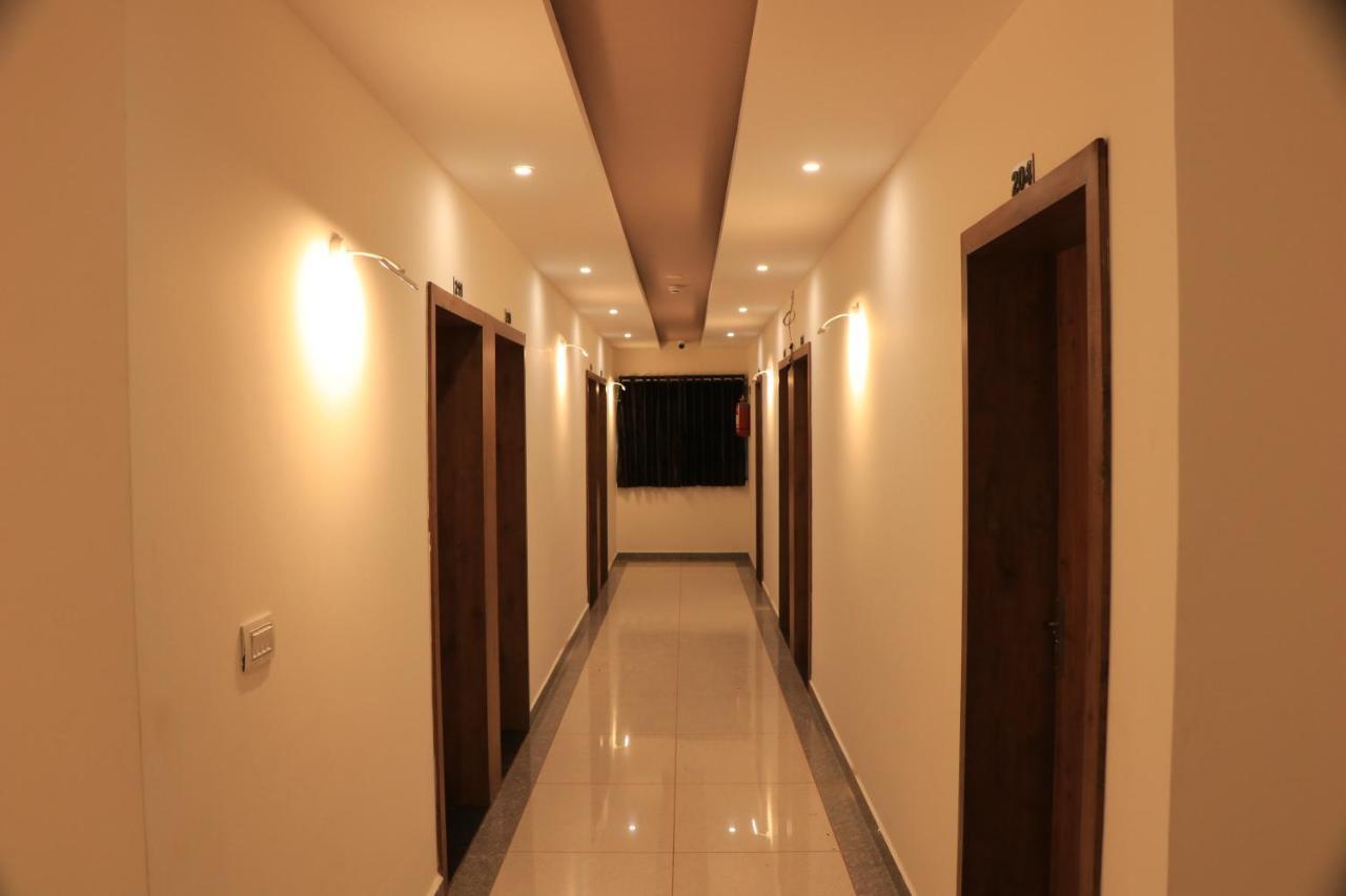 Hotel Viraj Residency Bhuj Exterior photo